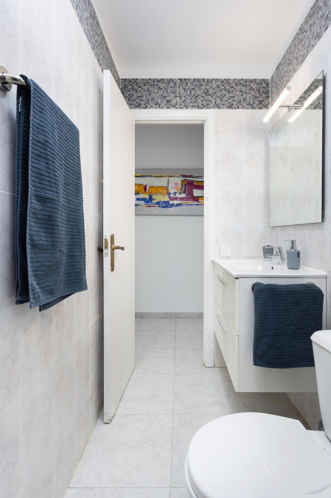 Three Spacious 150m From The Americas Promenade