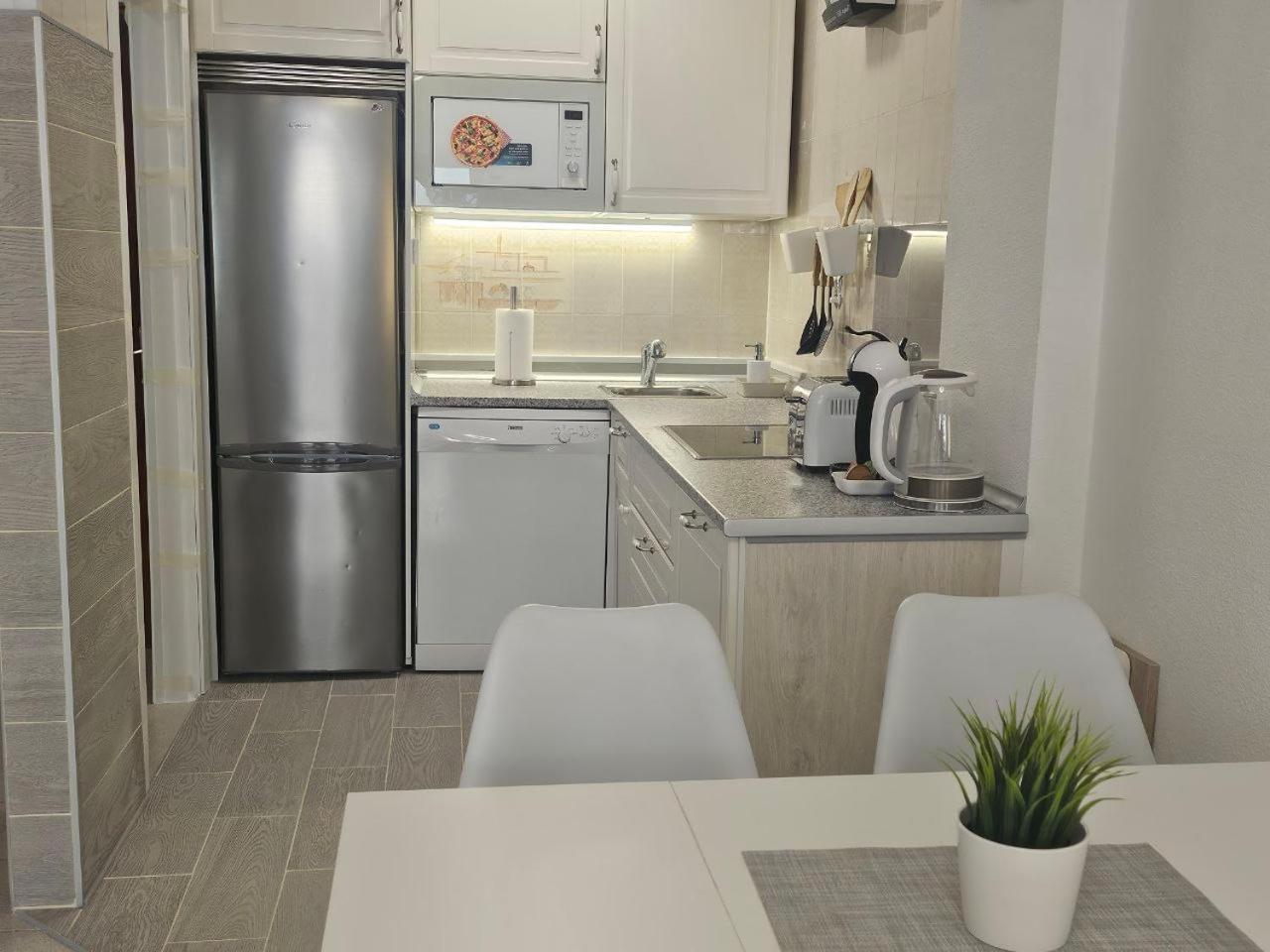 аппартаметы Seguro De Sol Playa De La Arena Apartment Puerto de Santiago (Tenerife)