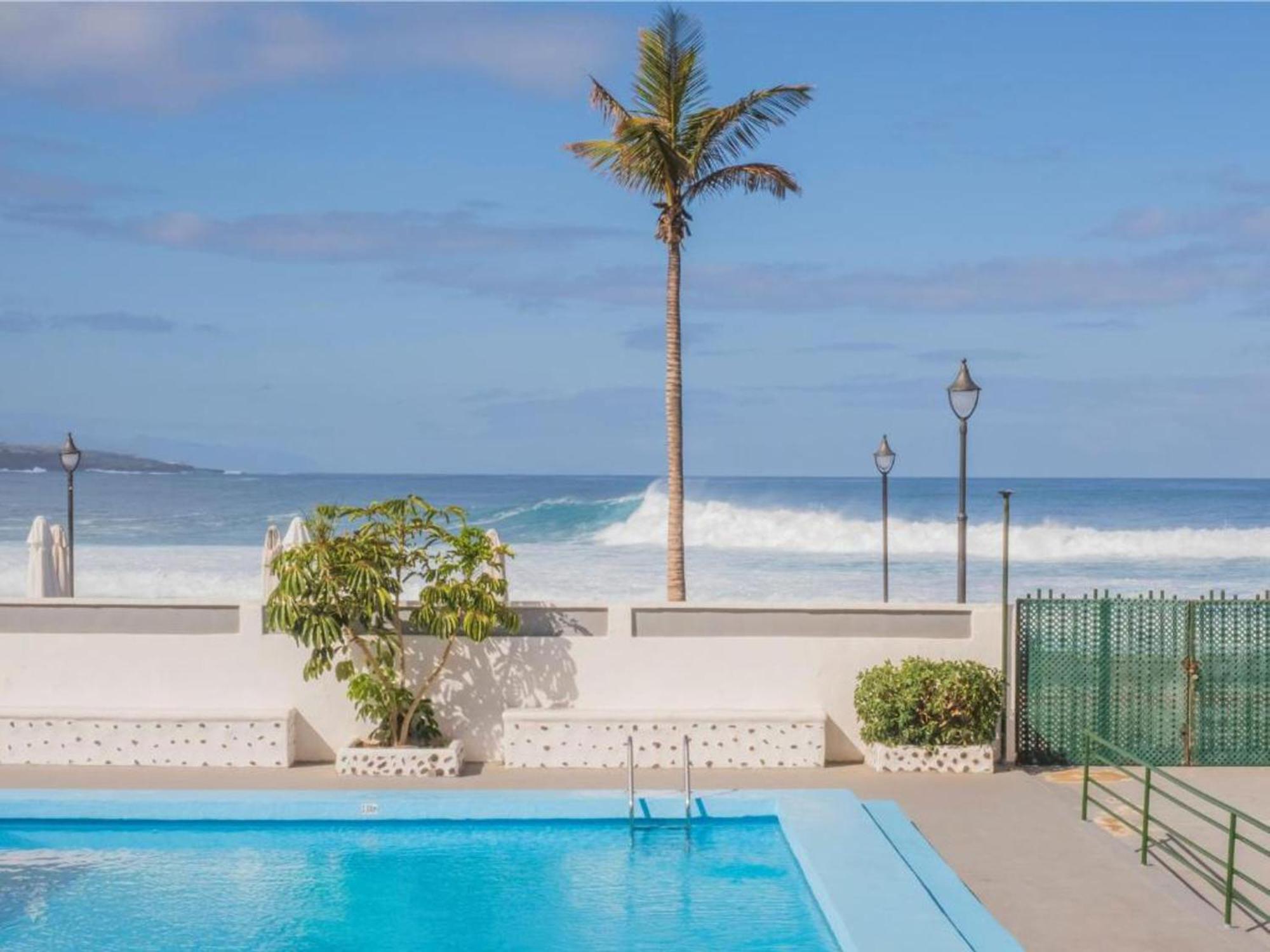 Live Punta Columbus Pool & Front Apartment