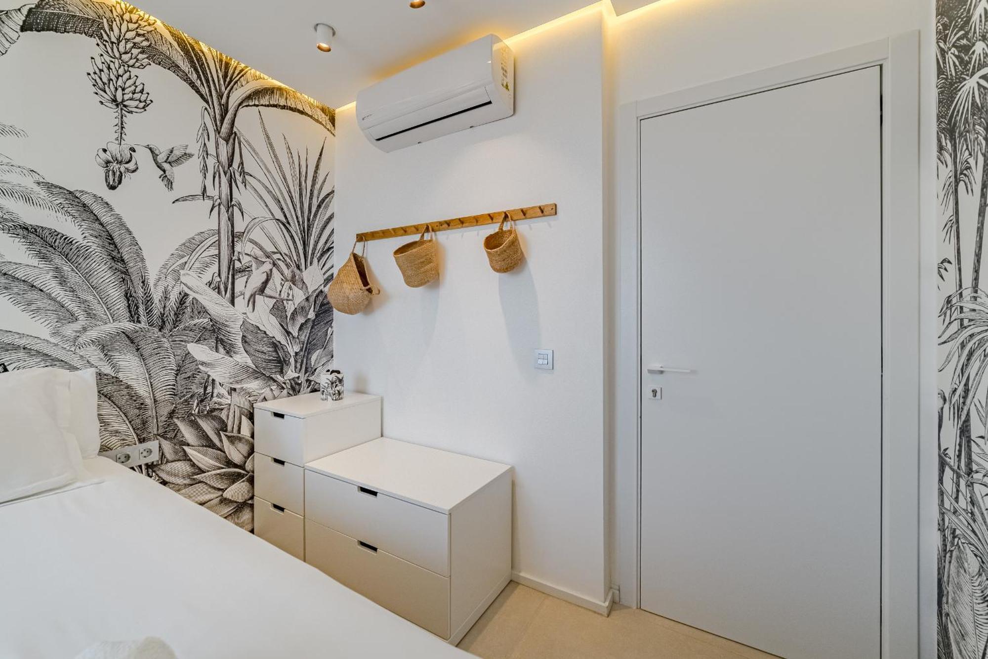 Ocean Garden Sunset & Sunrise - Heated Pool Apartment *