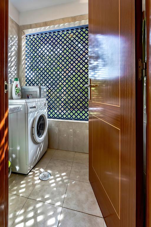 Beautiful House In Club De Mar Apartment