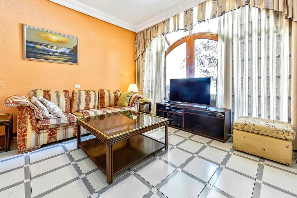 Las Americas Family Guest house