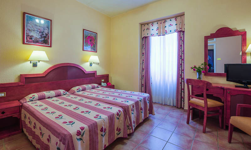 Monopol Hotel 3*