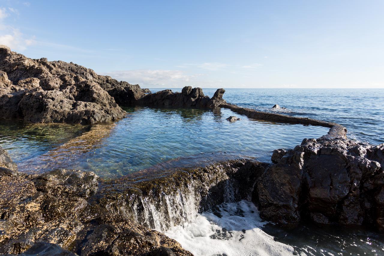 Hébergement de vacances Coastal Dream With Heated Pool *