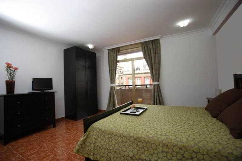 Adonis Capital Hotel 2*