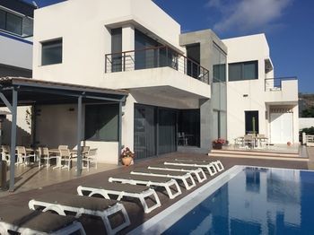 Casa Flamboyant Villa *