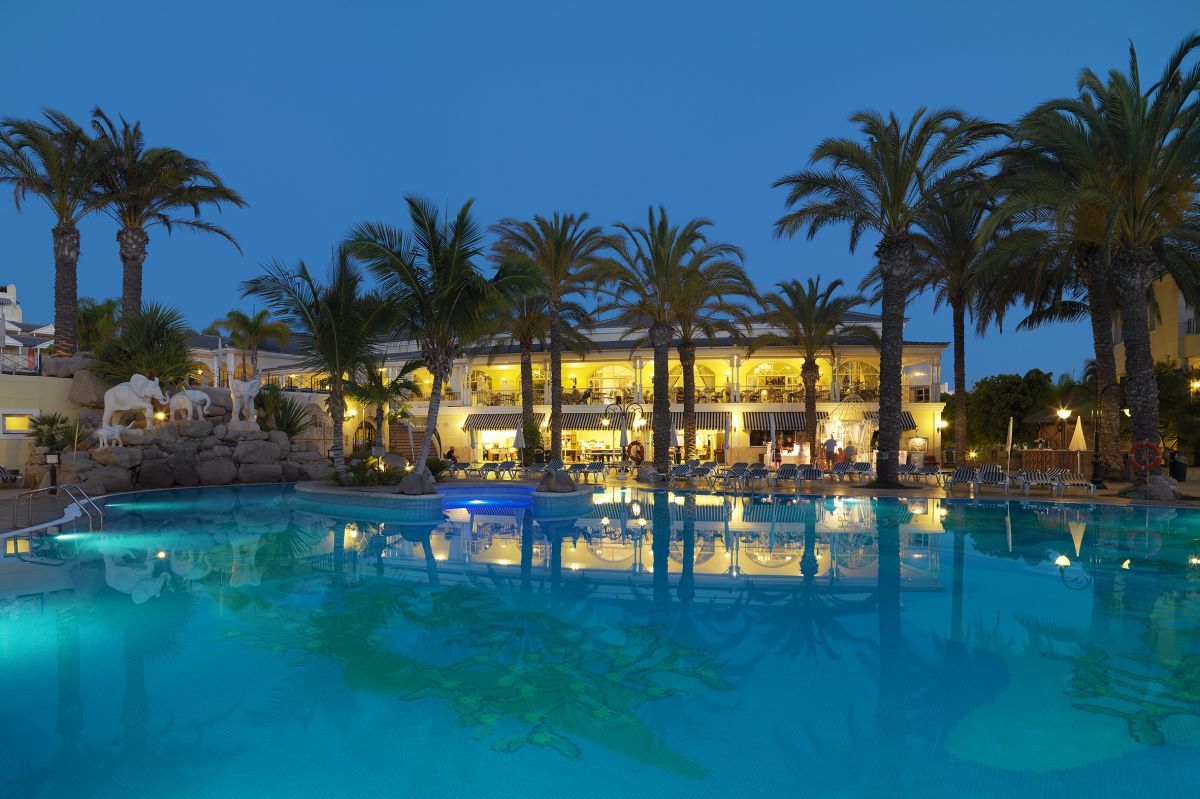 Hotel Gran Oasis 4*