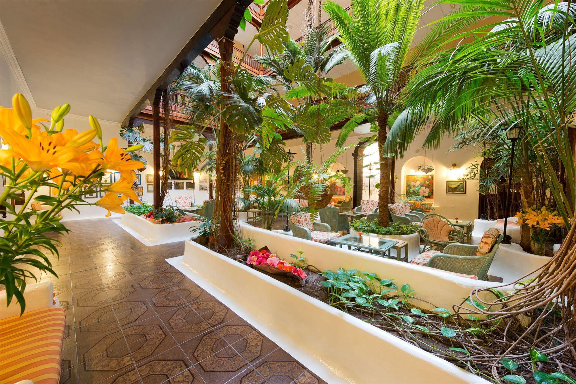 Hotel Monopol 3*