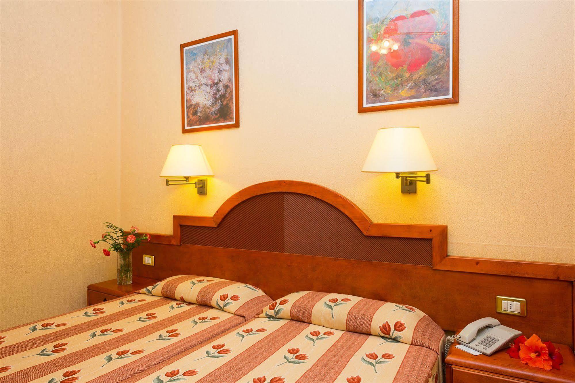 Hotel Monopol 3*
