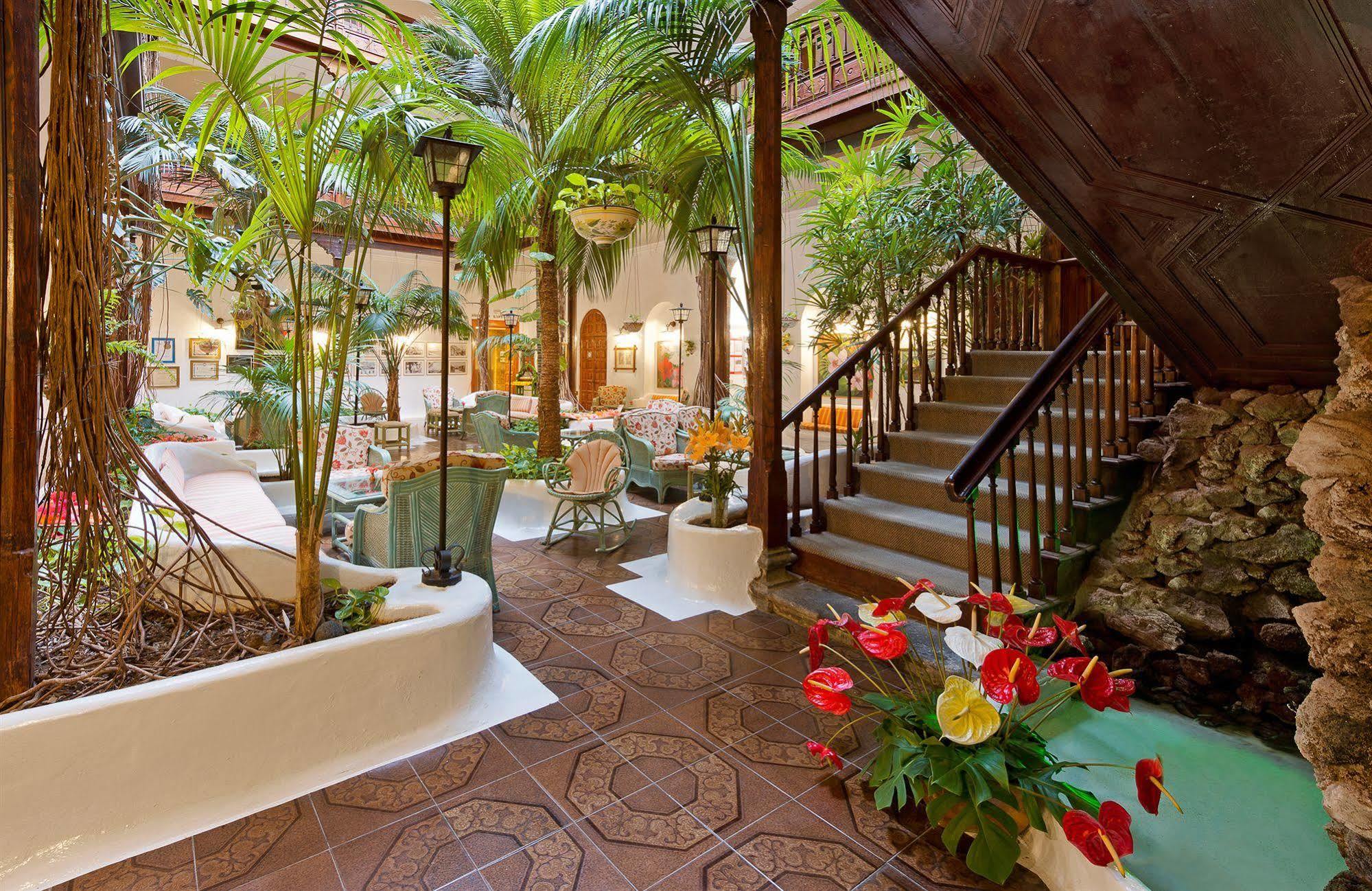 Monopol Hotel 3*