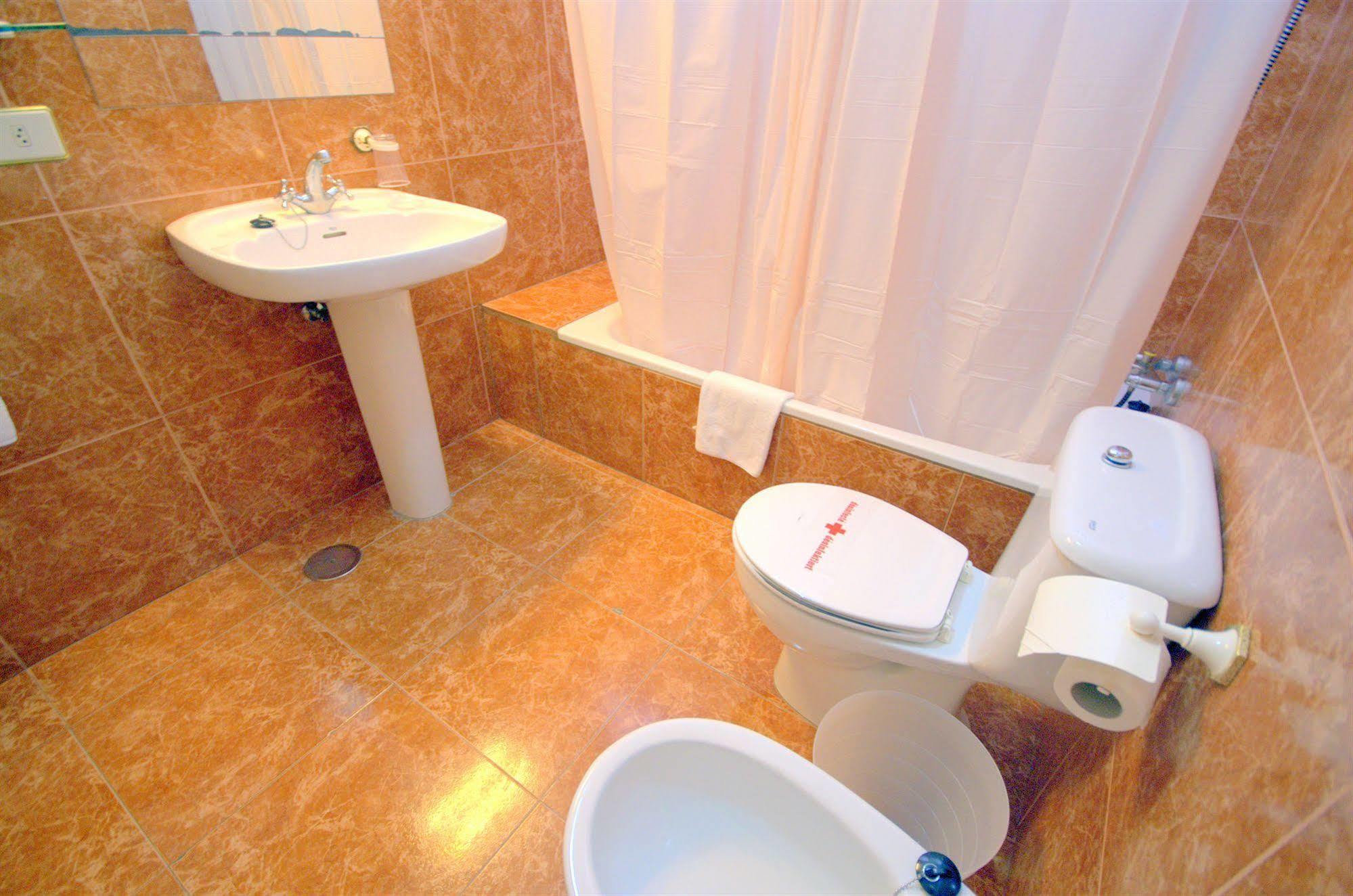 Adonis Capital Hotel