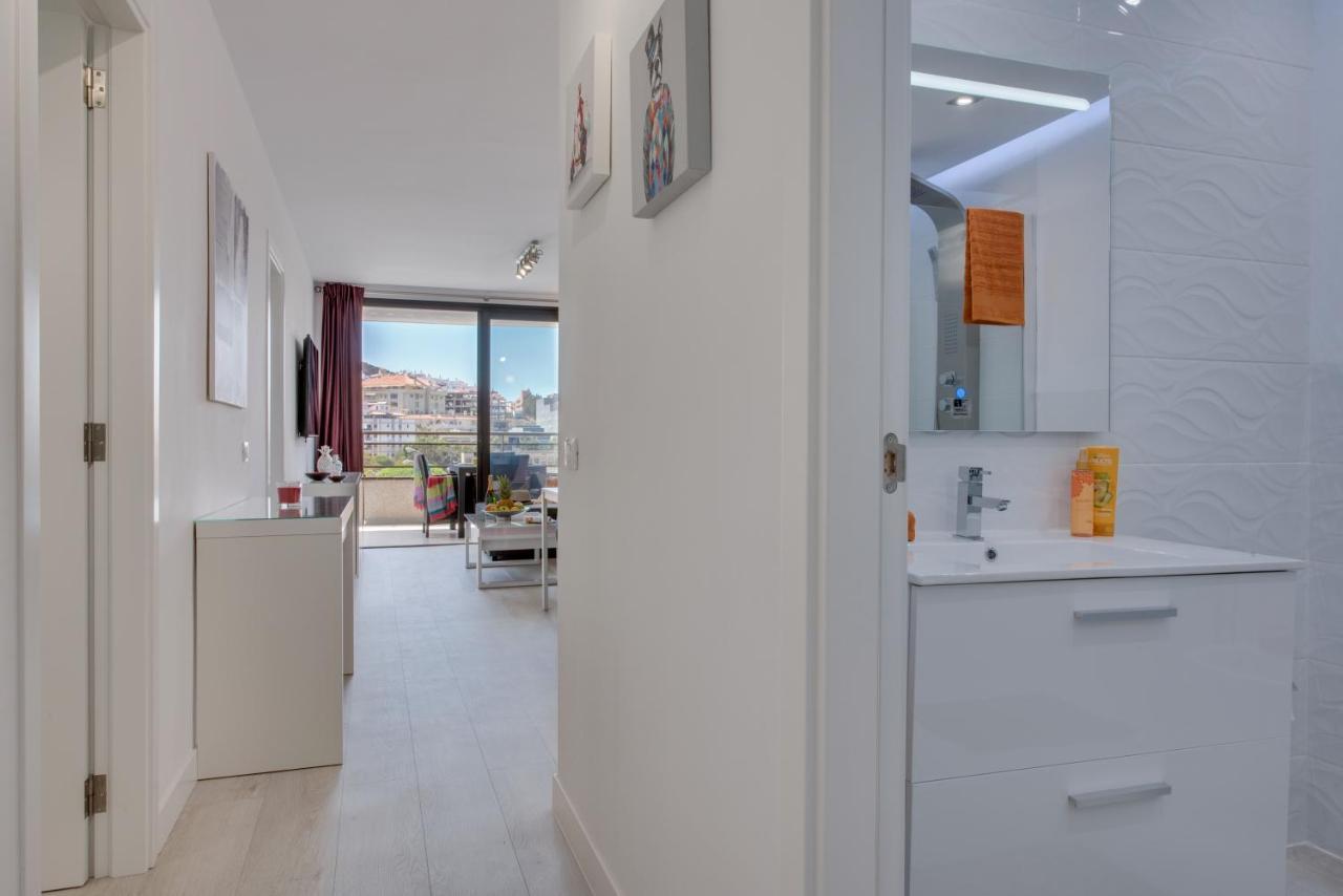 Modern Cristianos Center * Los Cristianos (Tenerife)