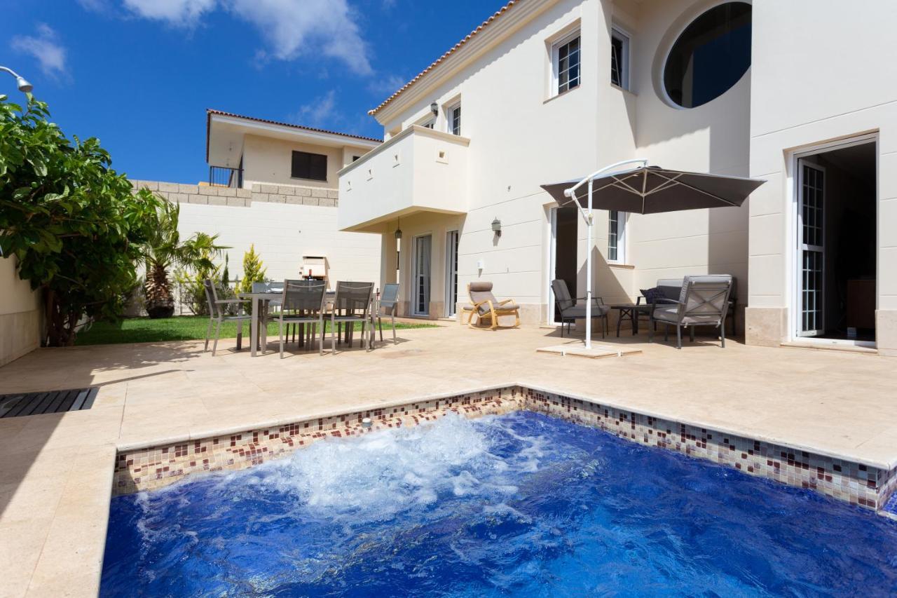 Tabaiba Luxus With Heatable Pool * El Rosario (Tenerife)