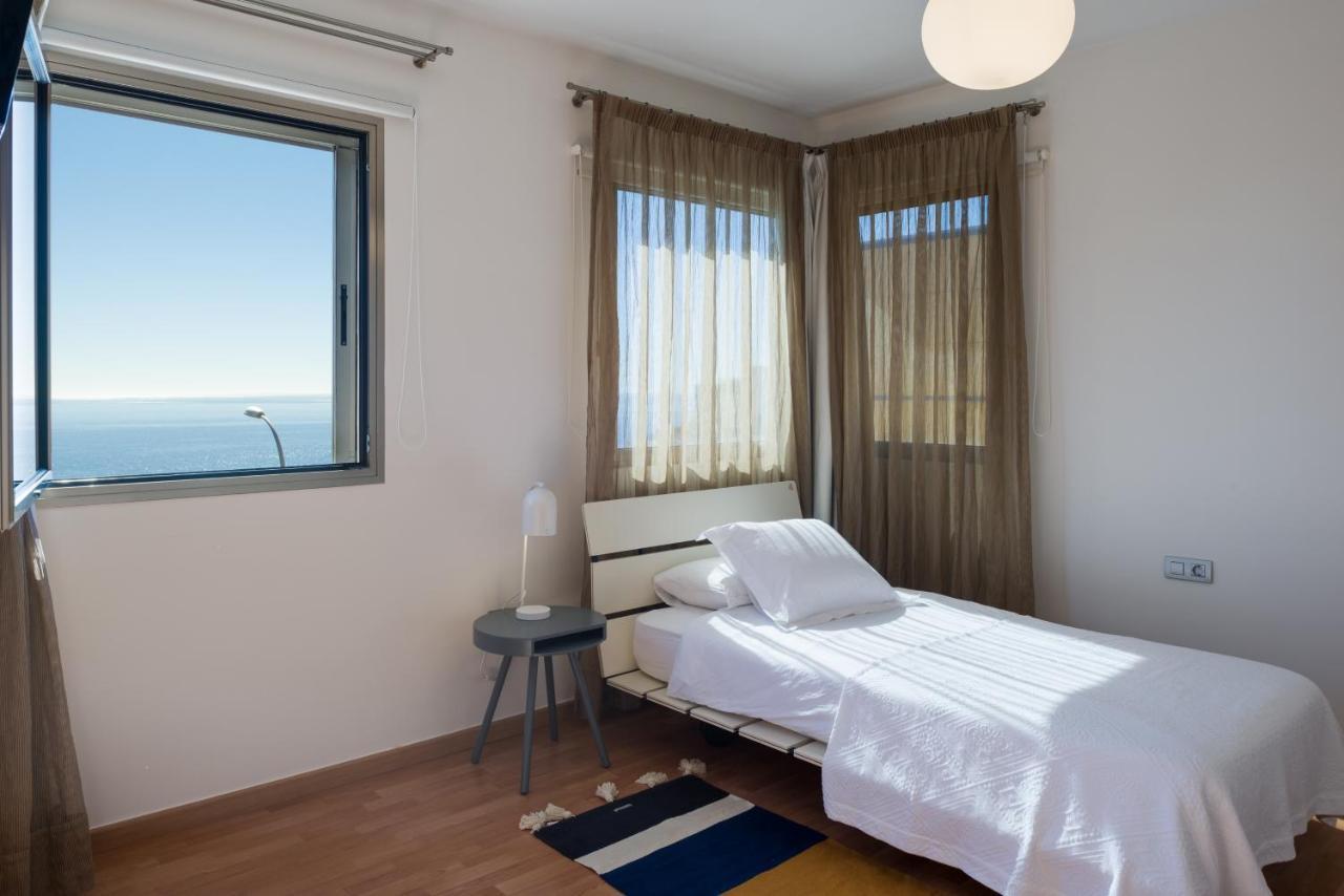 Villa With Sea Views, Pool, Spa, Gym, Cinema & Proaudio - Homeforguest *