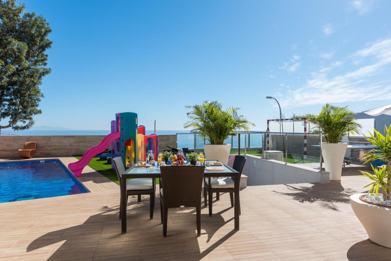 Villa With Sea Views, Pool, Spa, Gym, Cinema & Proaudio - Homeforguest *