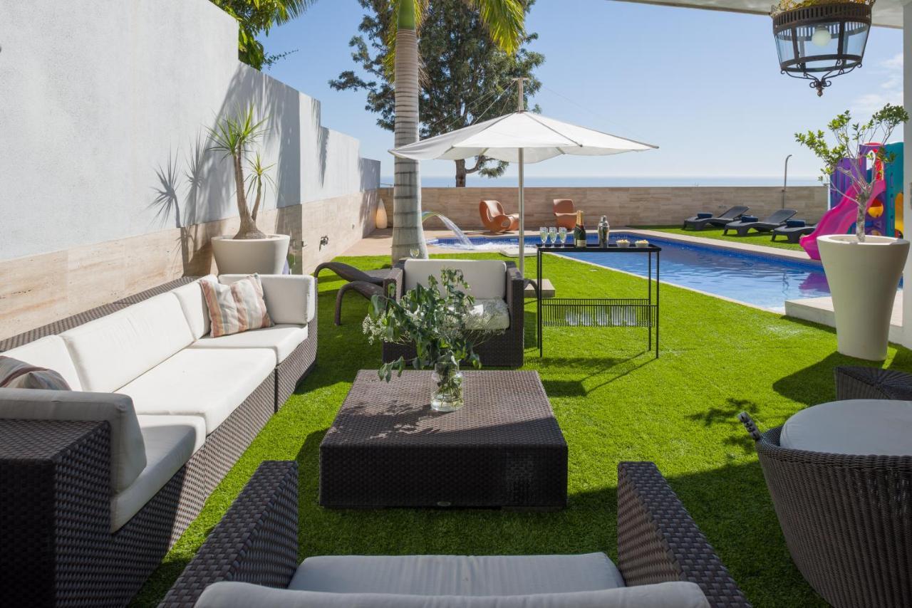With Sea Views, Pool, Spa, Gym, Cinema & Proaudio - Homeforguest *