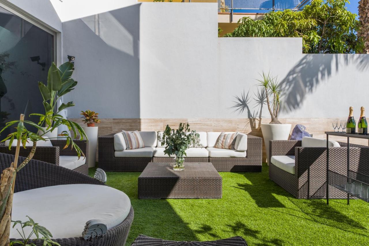 Villa With Sea Views, Pool, Spa, Gym, Cinema & Proaudio - Homeforguest *