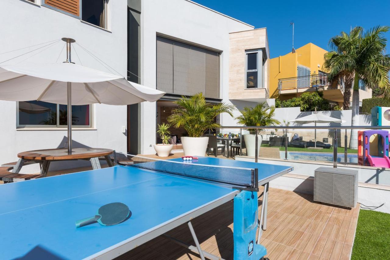 With Sea Views, Pool, Spa, Gym, Cinema & Proaudio - Homeforguest