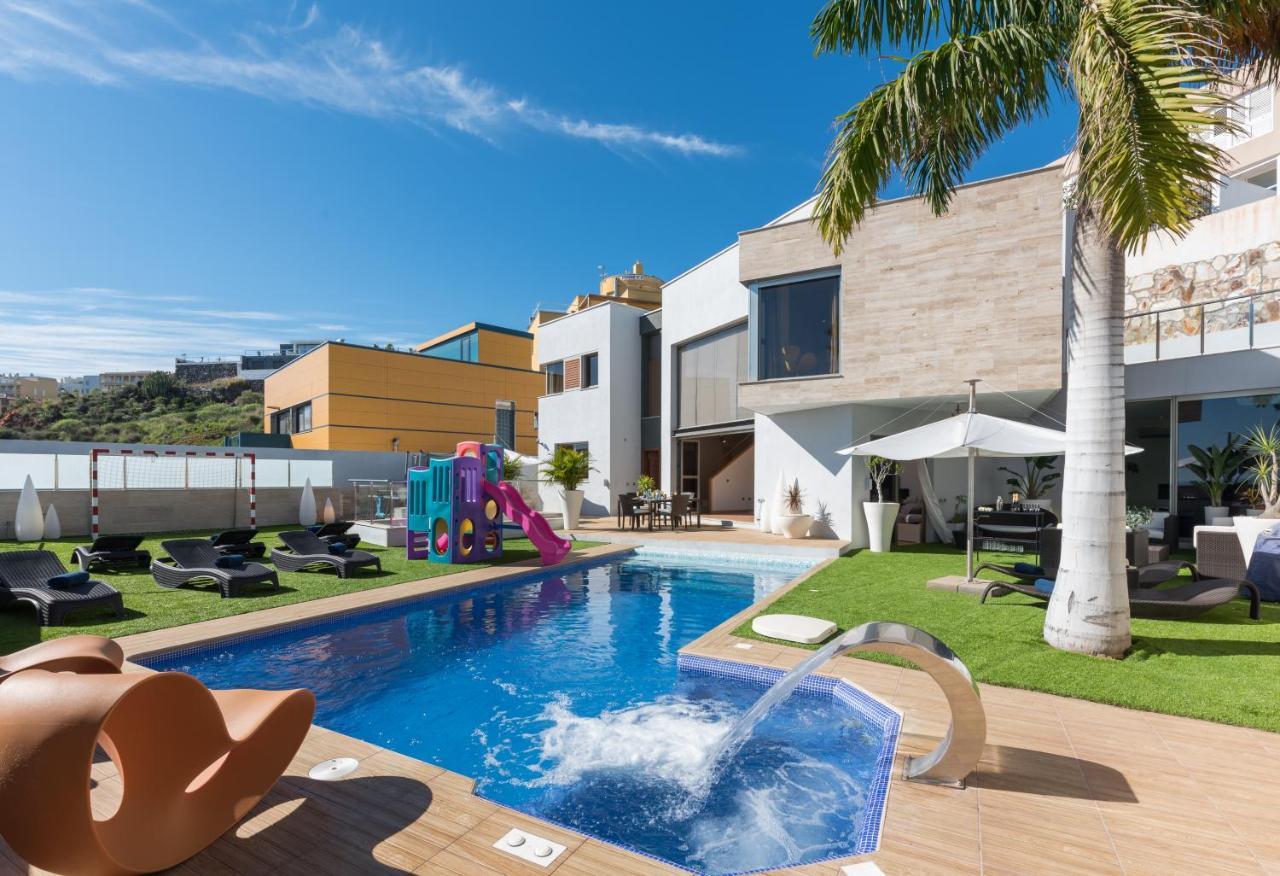 Villa With Sea Views, Pool, Spa, Gym, Cinema & Proaudio - Homeforguest *