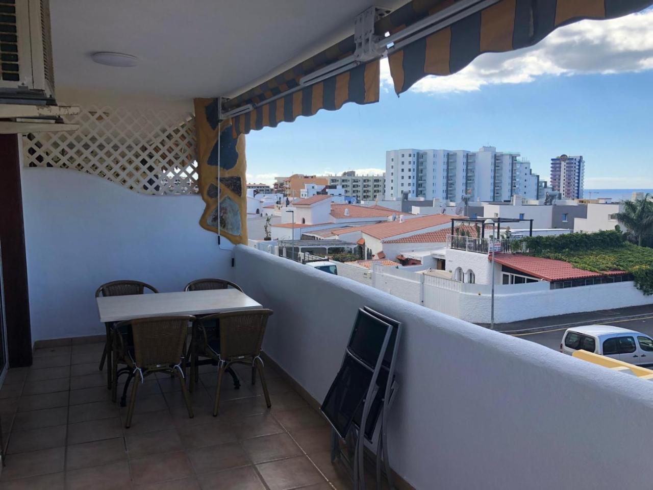 Marina Palace Calle El Horno *