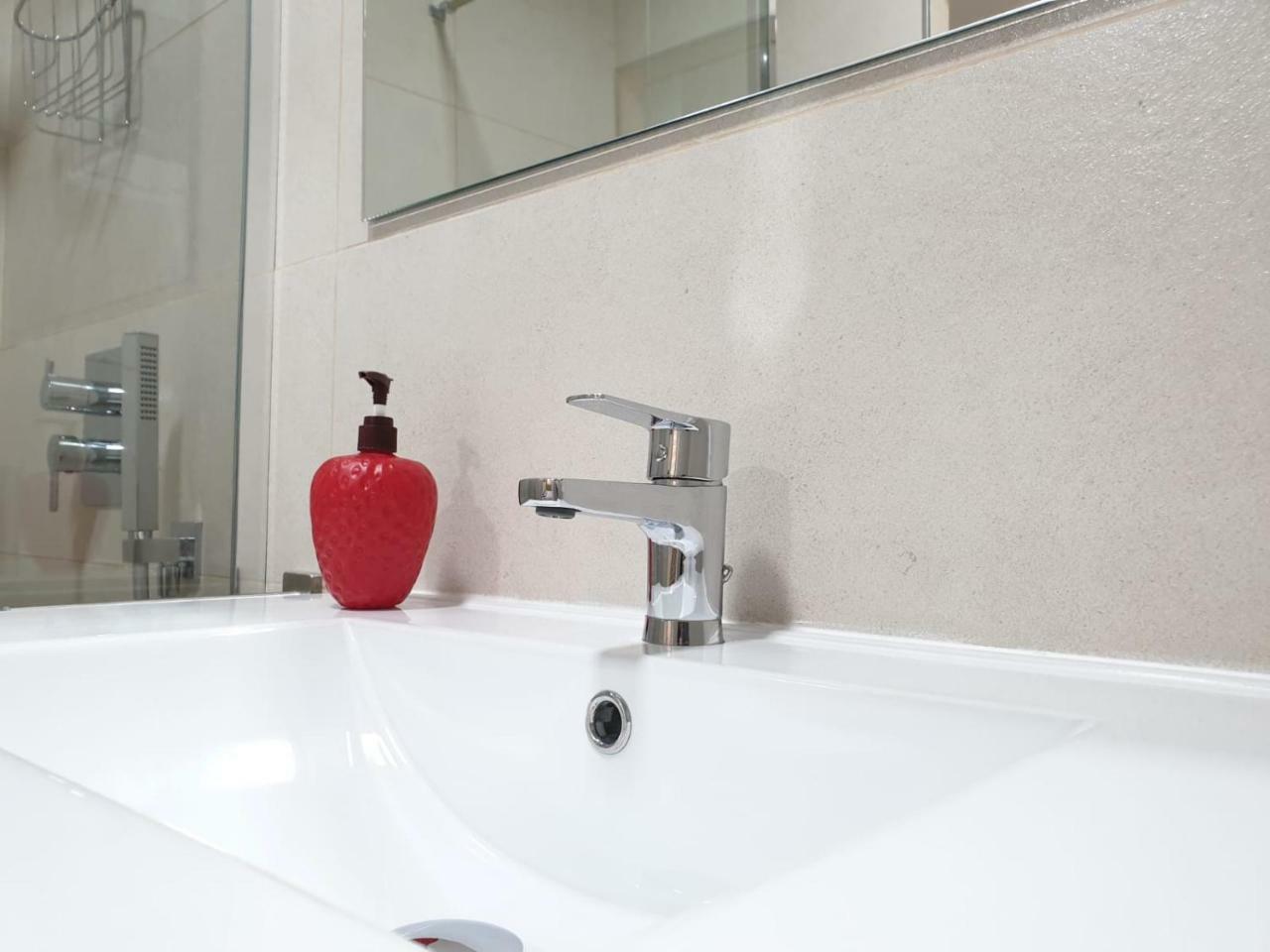 Cosy Well Located With Swimming Pool Tenerife Apartment *