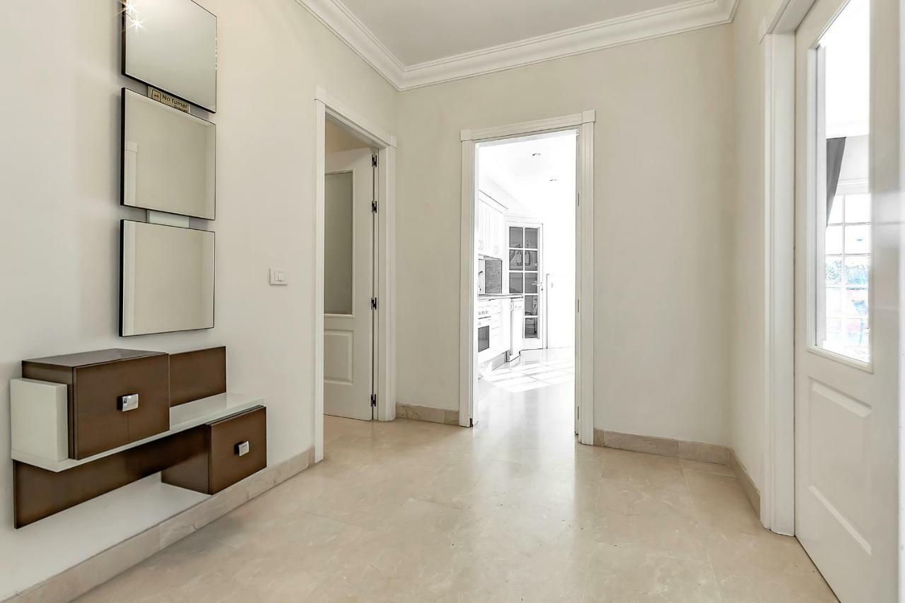 With Large Terrace In Terrazas Del Duque *
