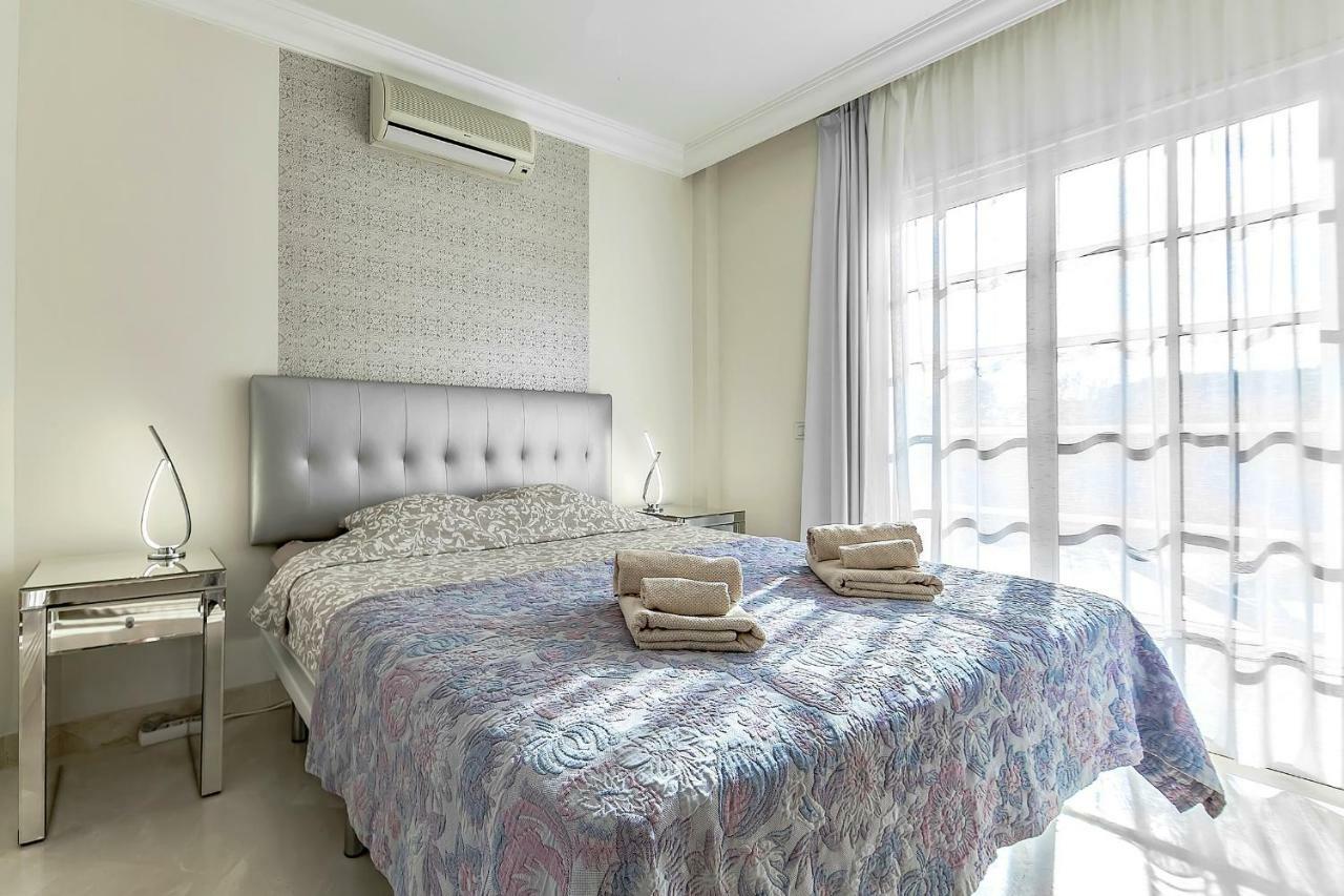 With Large Terrace In Terrazas Del Duque Apartment