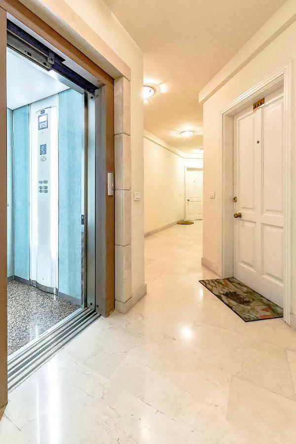 Apartment With Large Terrace In Terrazas Del Duque *