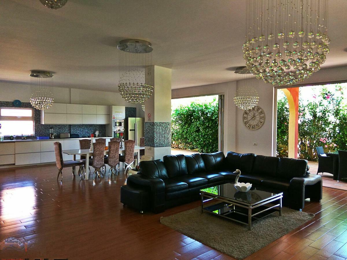 Villa Casa Viera Buzanada