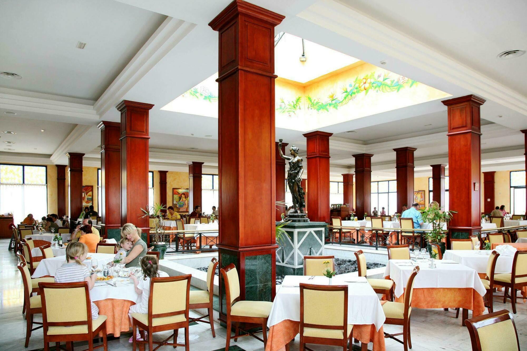 Hotel Bahia Principe Sunlight 4*