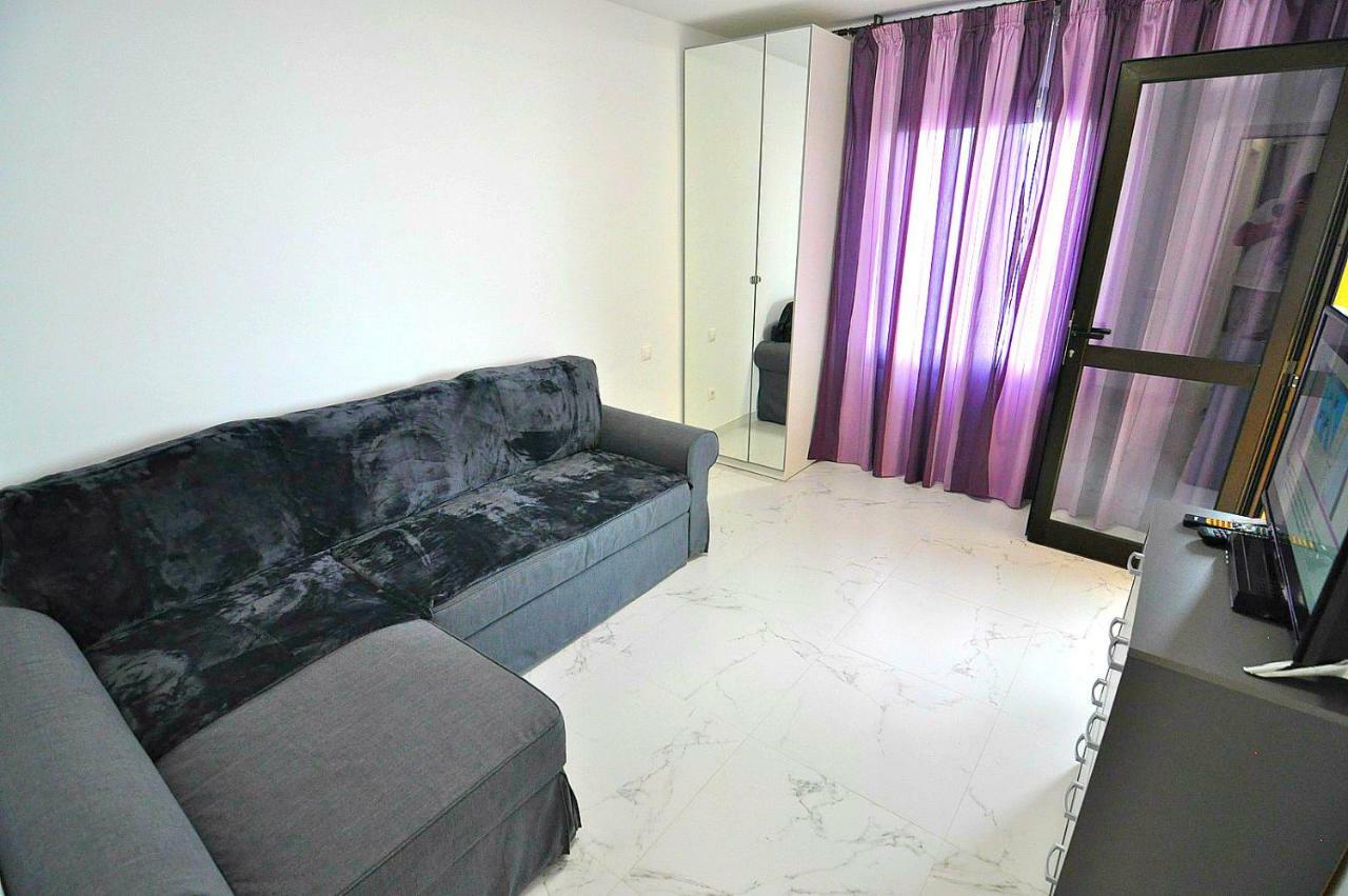 Pueblo Canario Apartment *