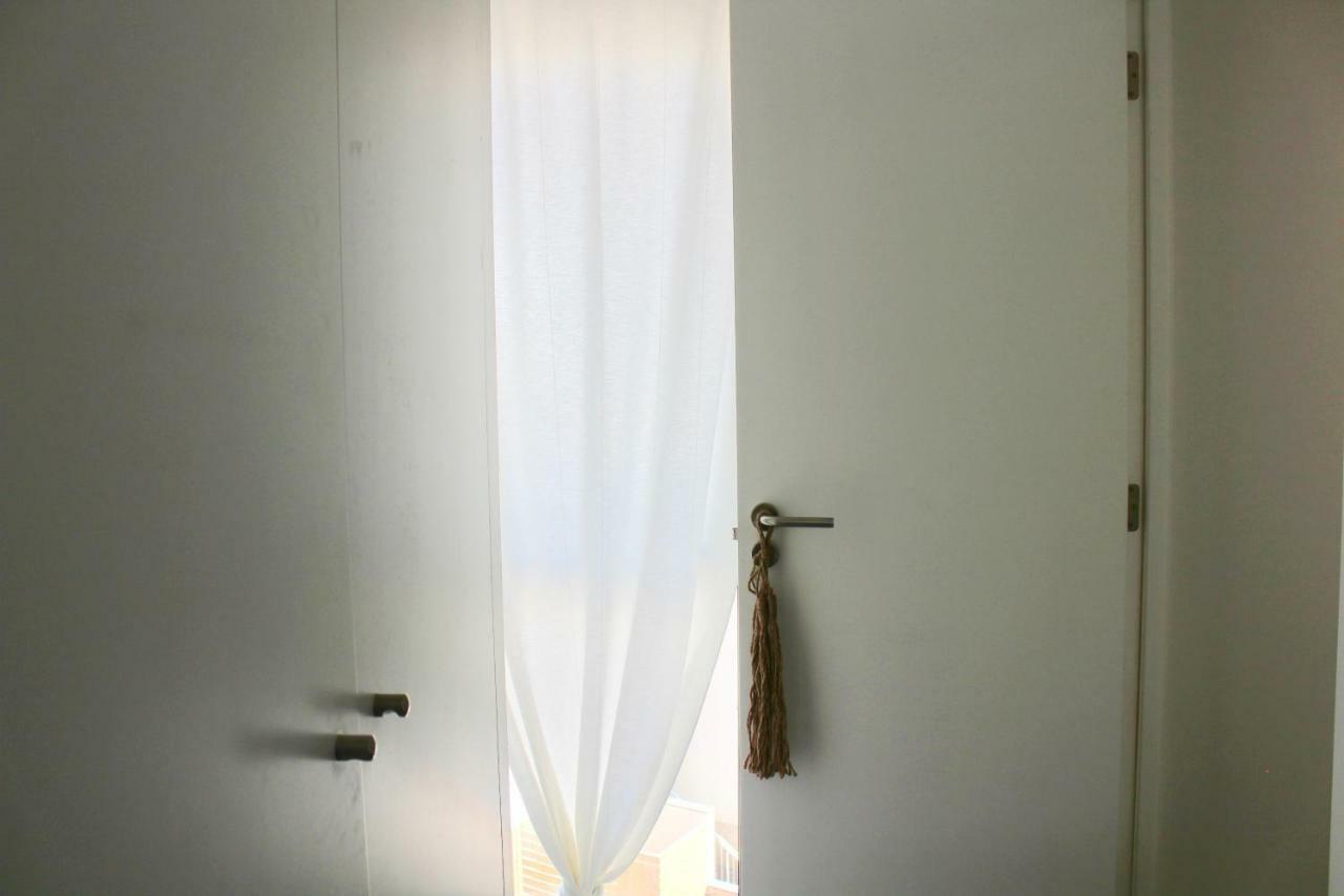 Apartment Sea View In With Pool & Private Parking Space *