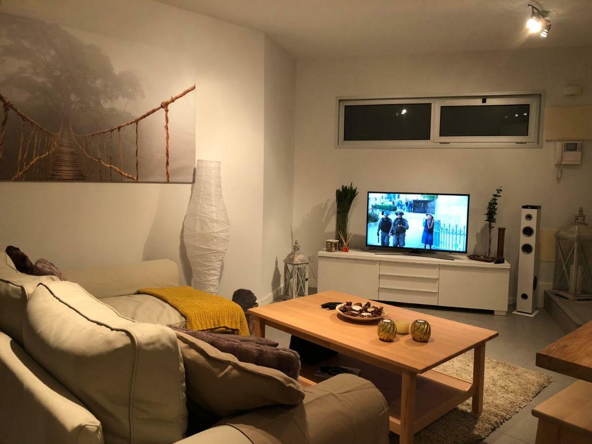Sea View In With Pool & Private Parking Space Apartment