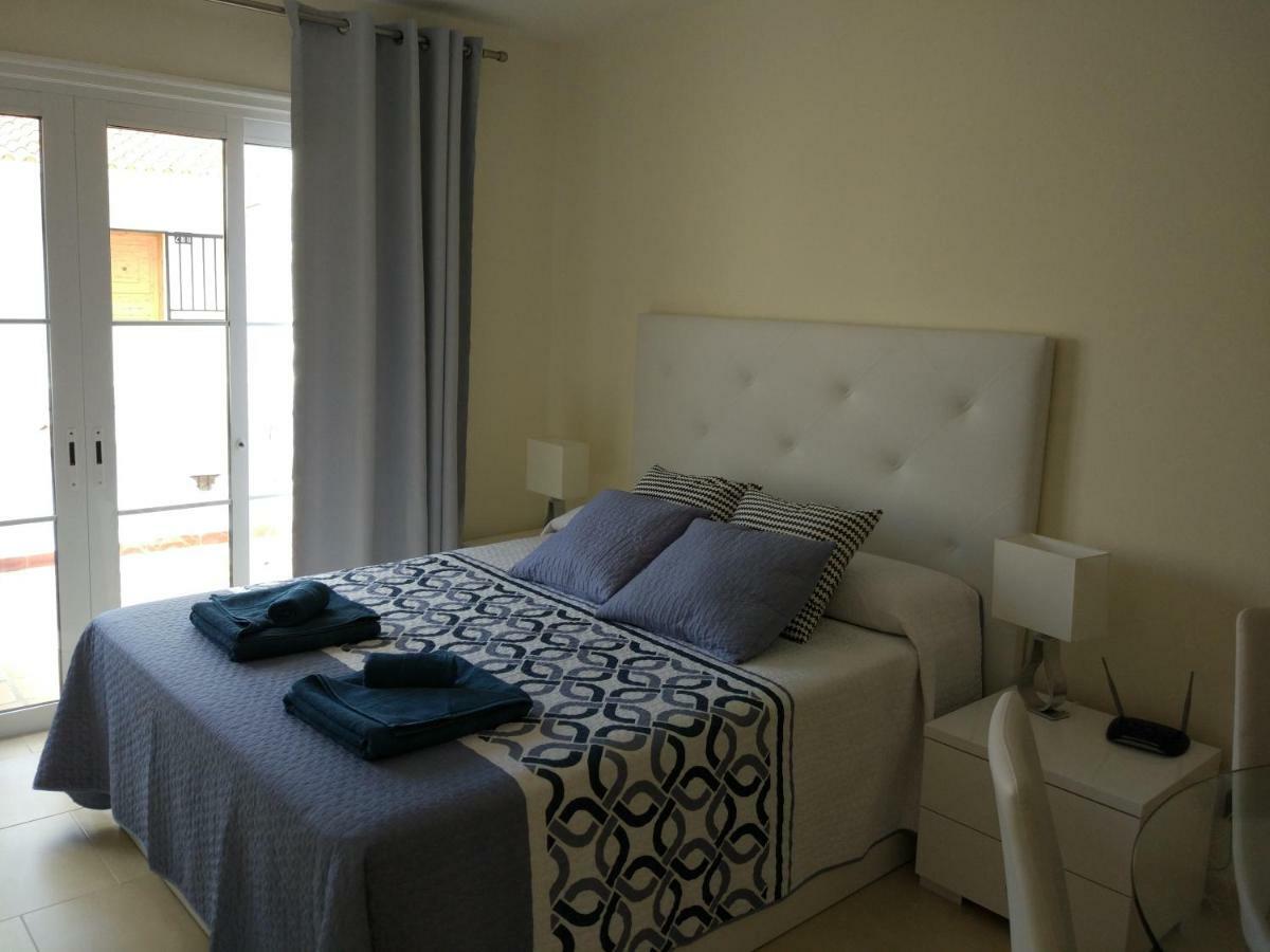 Cristianos Studio, Modern, Spacious, Pool,wifi * Arona (Tenerife)