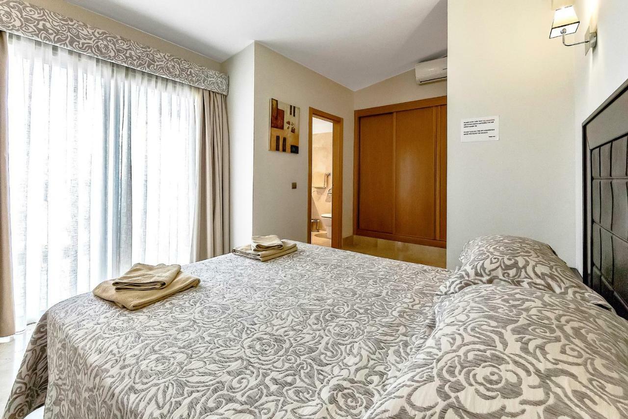 Hébergement de vacances Townhouse 2 Bedrooms On The First Line *