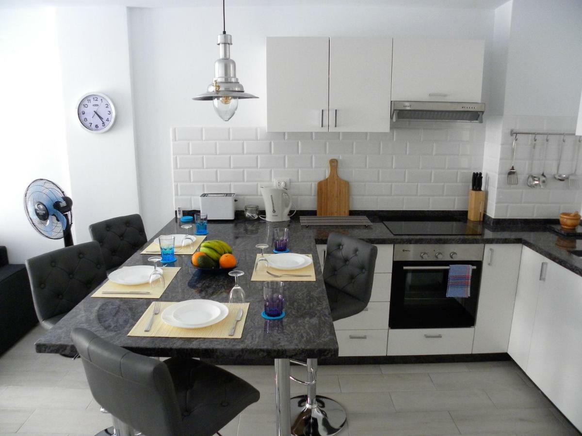 Apartment Ben'sholidayflat Ideal For Families Groups And Couples Terrace Solarium Wi-fi Netflix Smart Tv El Medano (Tenerife)