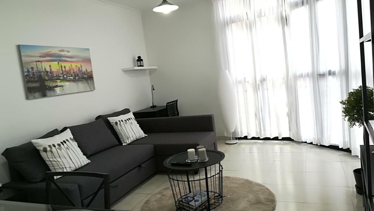 Apartament In Center Apartment *