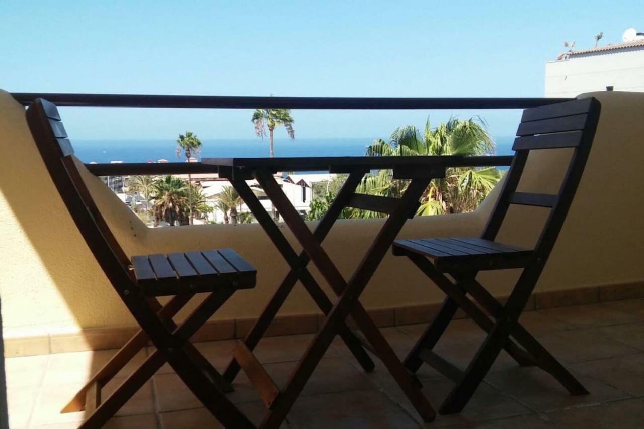 Marina Palace - *