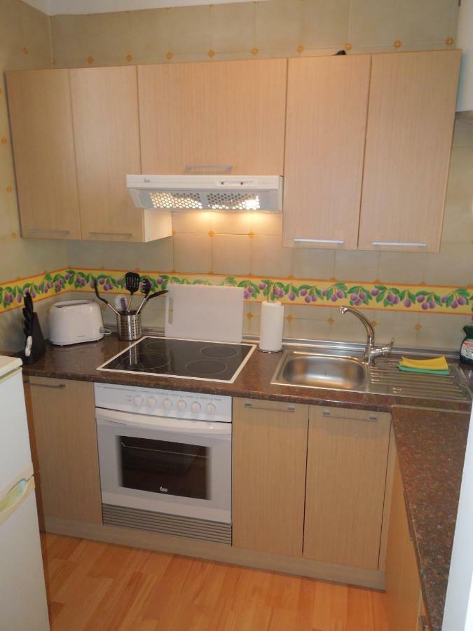 Apartment Vistasol, Beach Front With Heated Pool In Parque Santiago 2, Wifi Playa de las Americas (Tenerife)