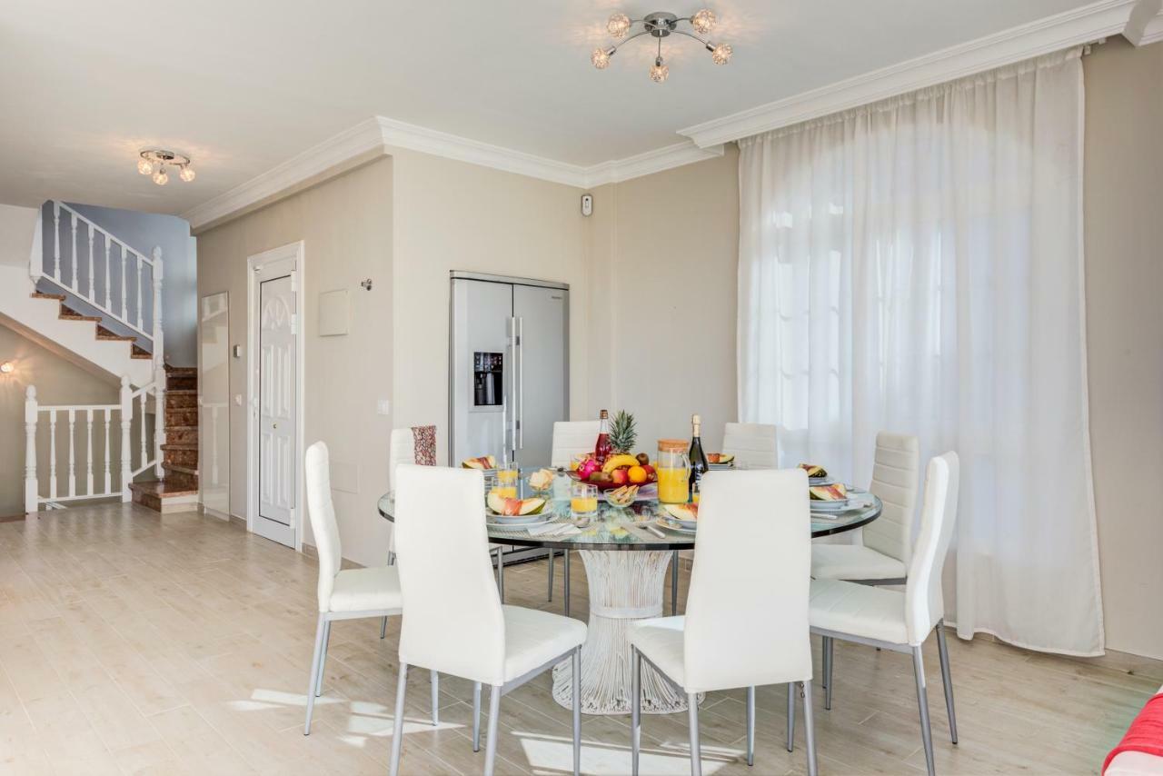 Villa Luxury White With Sea View, Heated Pool Costa Adeje (Tenerife)