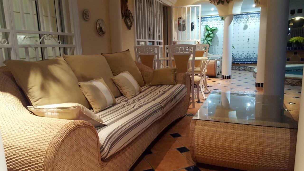 Violetta Villa
