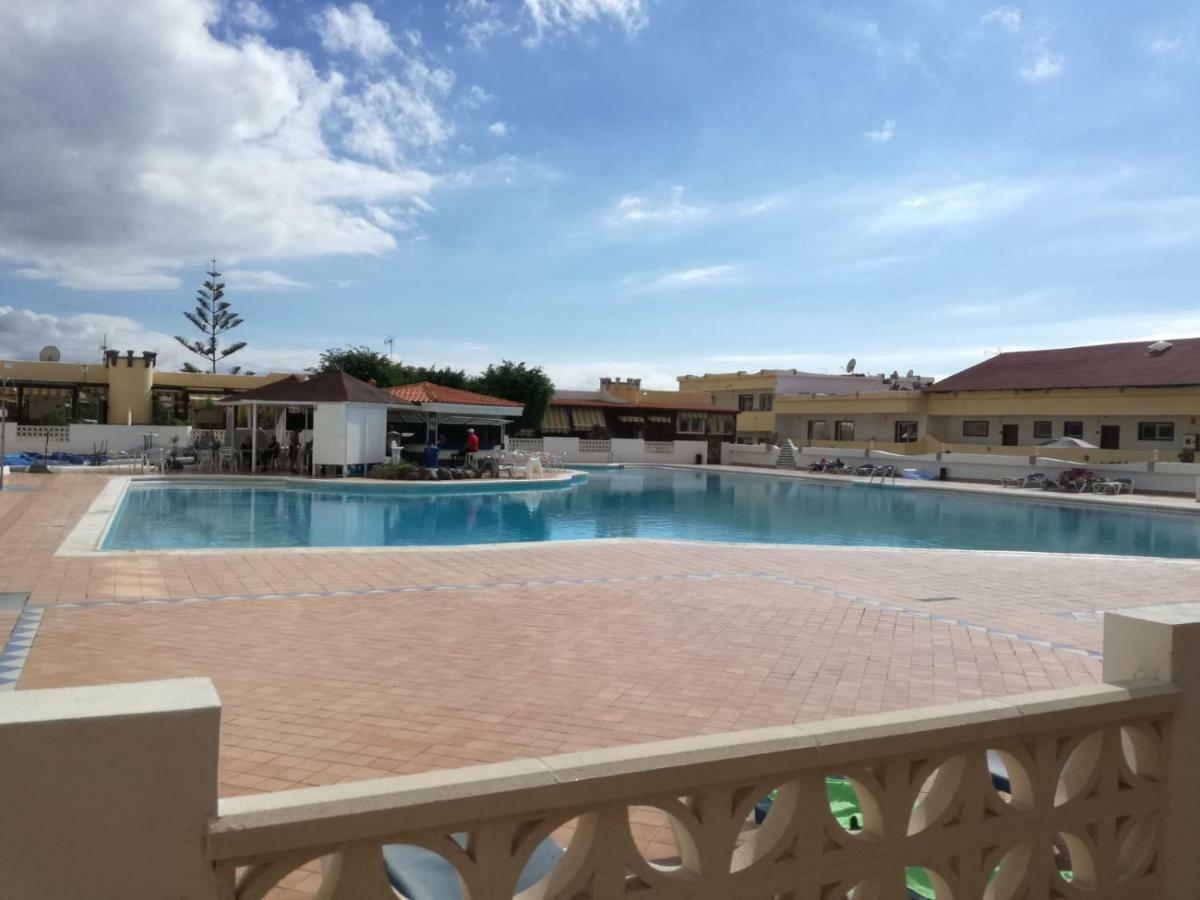 Marina Palace - *