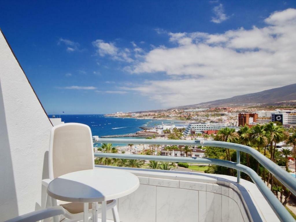 Casa Atlantis With Fantastic Sea-view, Balcony, Heated Pool, Wifi Adeje