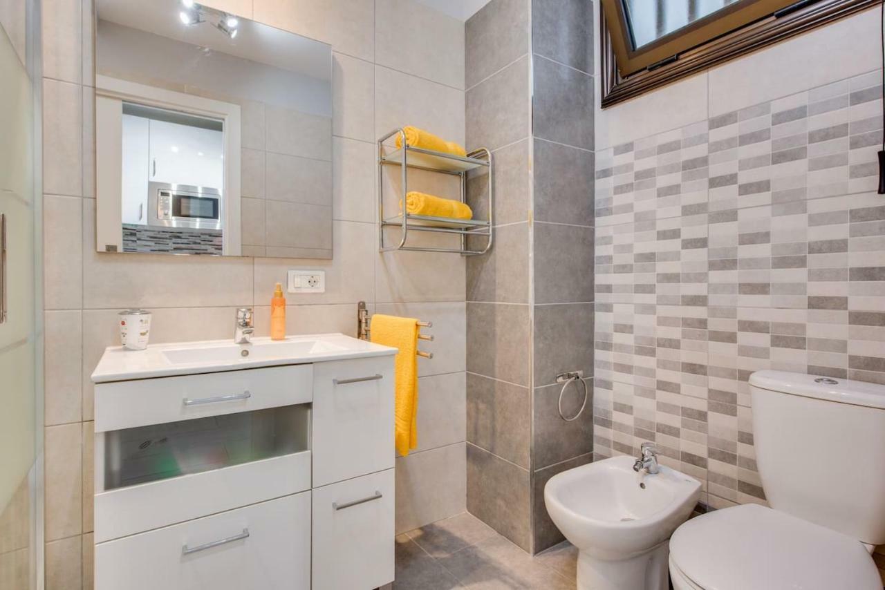 Apartment 733 Wonderful In Lasamericas! Wi-fi Free! Playa de las Americas (Tenerife)