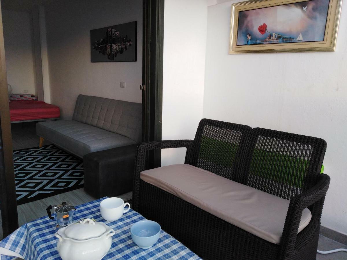 Breakfast In Ocean Apartment