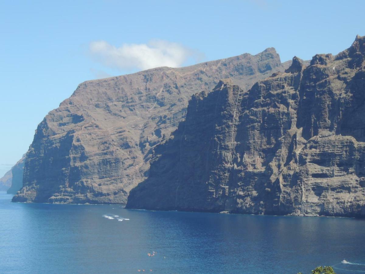 Magnificent Apt. With Sea View, Cliff & Marina *