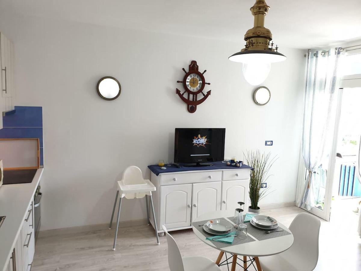 Casa Azul Only 200 Meters To The Beach, Free Wifi, Balcony Apartment