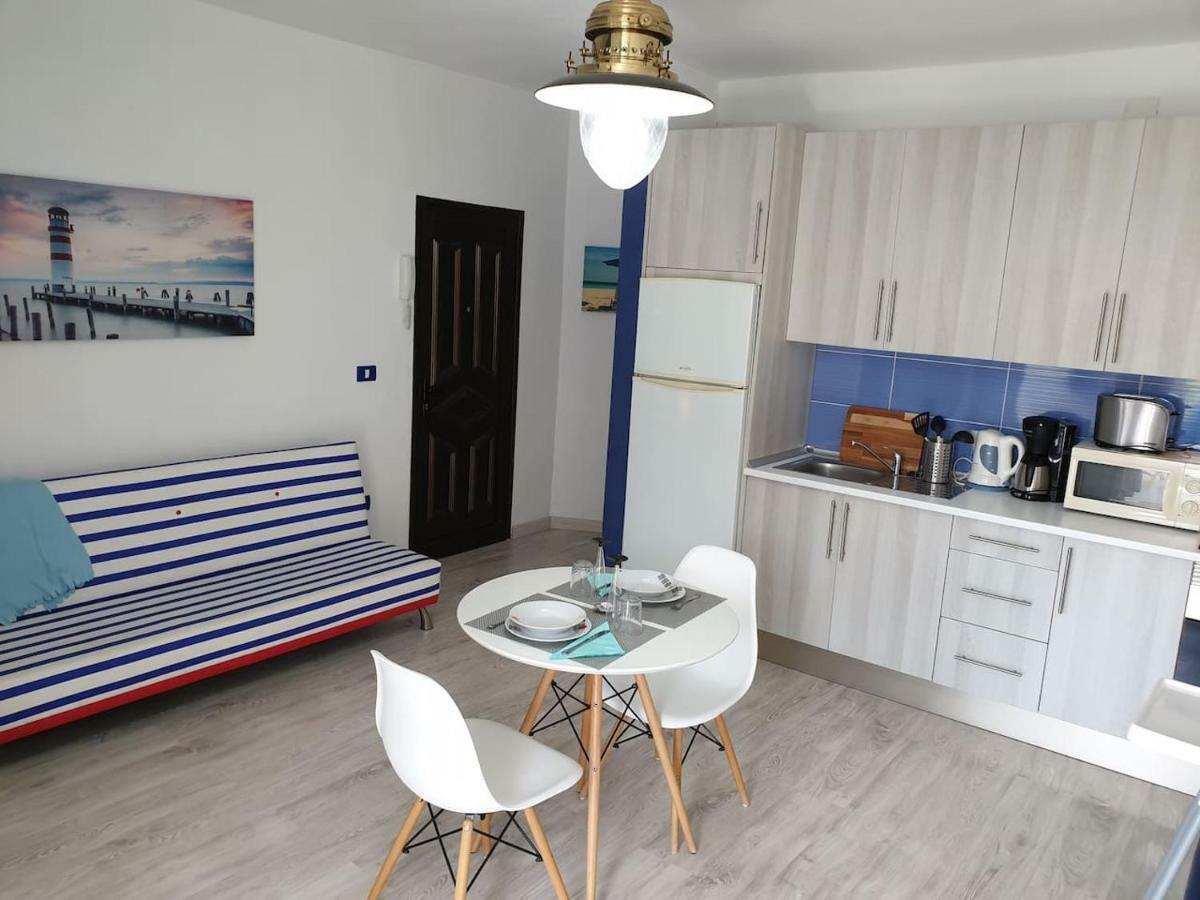 Casa Azul Only 200 Meters To The Beach, Free Wifi, Balcony Apartment