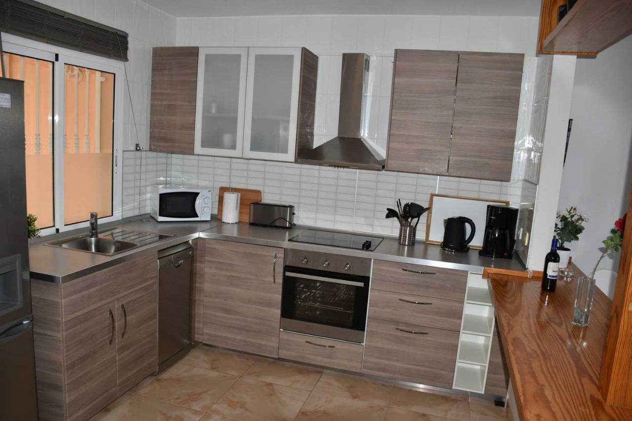 Holiday home Roque Del Conde 2 With Fantastic Sea Views, 2 Terraces, Pool, Wifi, Sat-tv, Dishwasher Costa Adeje (Tenerife)