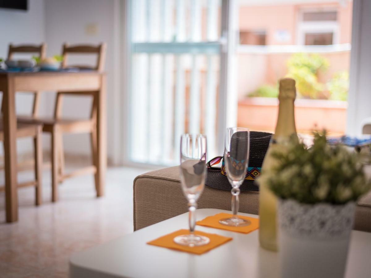 F06 Costa Sol Accommodation, Big Terrace, Pool Apartamento
